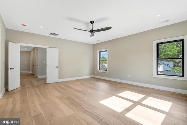 602 S WAKEFIELD ST, Arlington, VA 22204