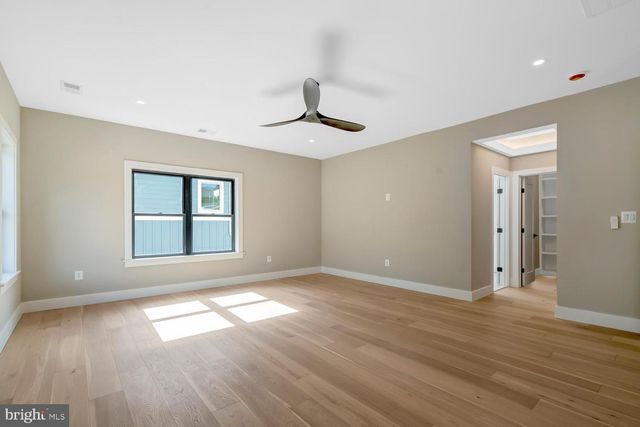 602 S WAKEFIELD ST, Arlington, VA 22204