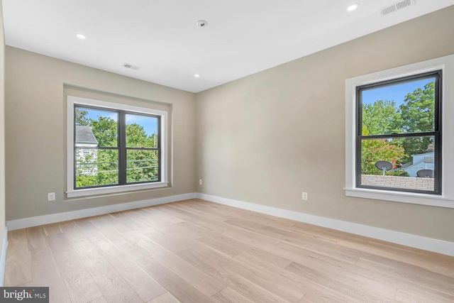 602 S WAKEFIELD ST, Arlington, VA 22204