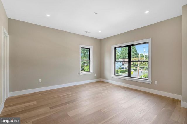 602 S WAKEFIELD ST, Arlington, VA 22204