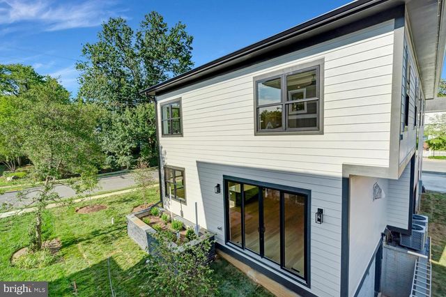 602 S WAKEFIELD ST, Arlington, VA 22204