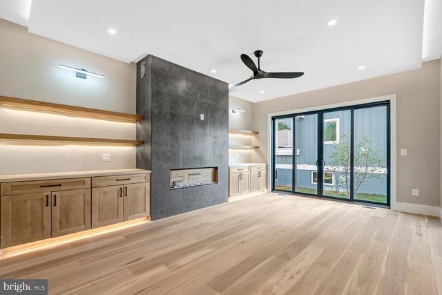 602 S WAKEFIELD ST, Arlington, VA 22204