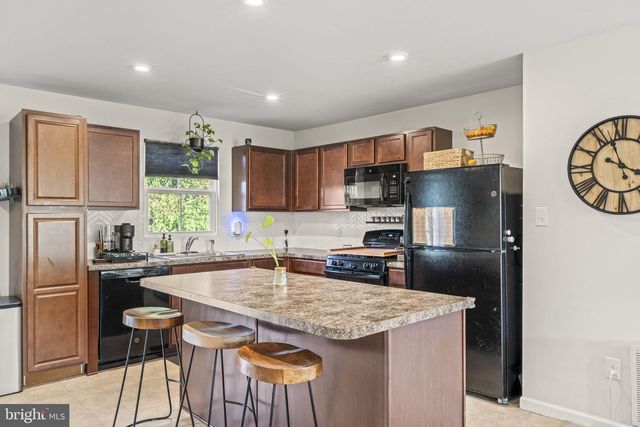 114 CISELEY DR, Sicklerville, NJ 08081