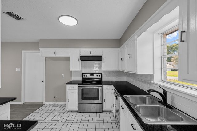 3212 Deerfield Drive, Haughton, LA 71037
