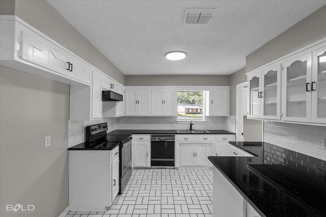 3212 Deerfield Drive, Haughton, LA 71037