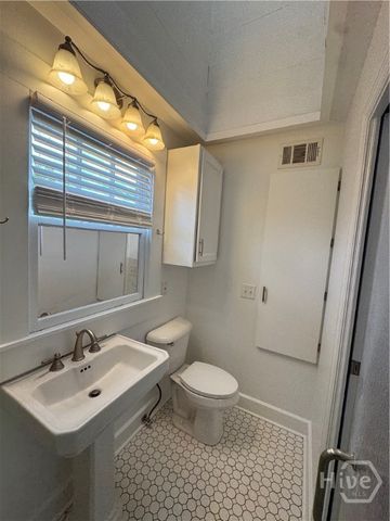 1305 E Anderson Street, Savannah, GA 31404