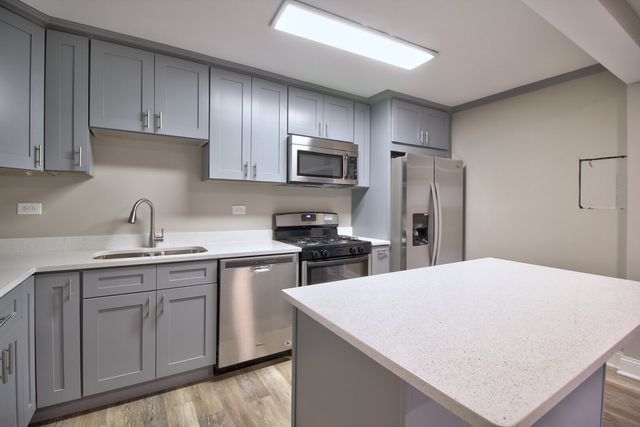 153 W Briarcliff Road, Bolingbrook, IL 60440
