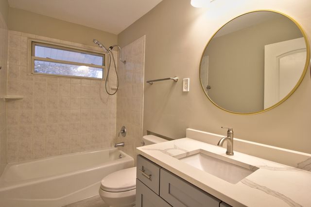 153 W Briarcliff Road, Bolingbrook, IL 60440