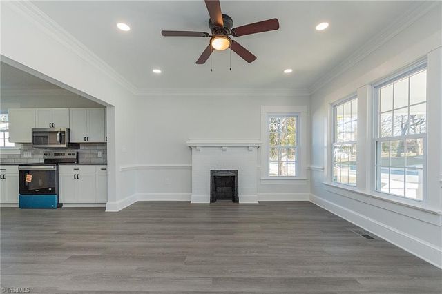 6 Forsyth Street, Thomasville, NC 27360