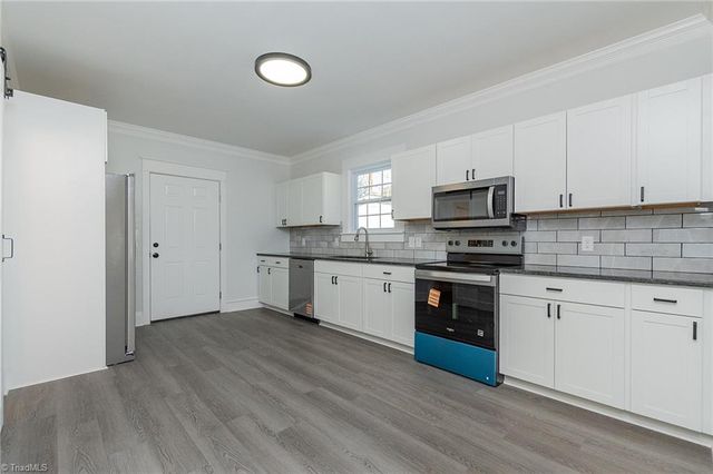 6 Forsyth Street, Thomasville, NC 27360