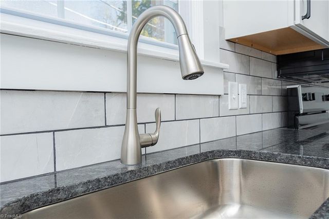 6 Forsyth Street, Thomasville, NC 27360