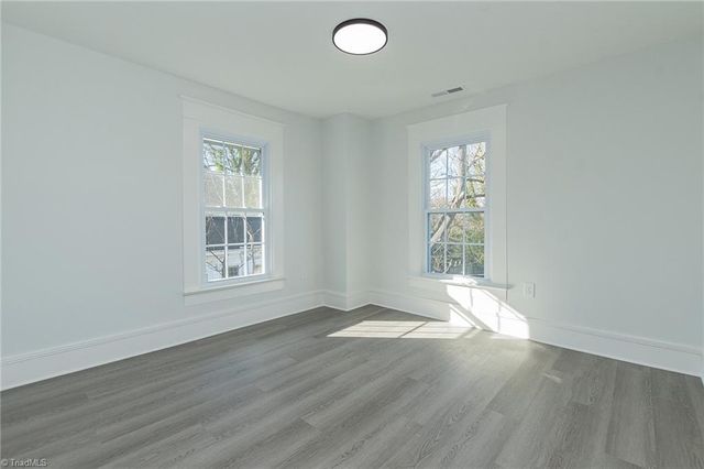 6 Forsyth Street, Thomasville, NC 27360