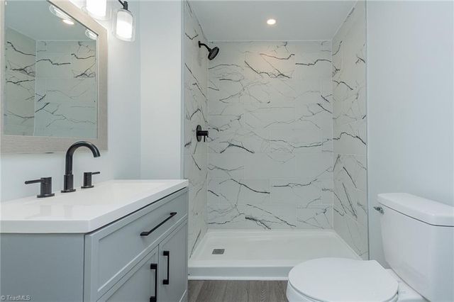 6 Forsyth Street, Thomasville, NC 27360