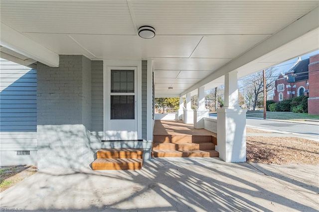 6 Forsyth Street, Thomasville, NC 27360