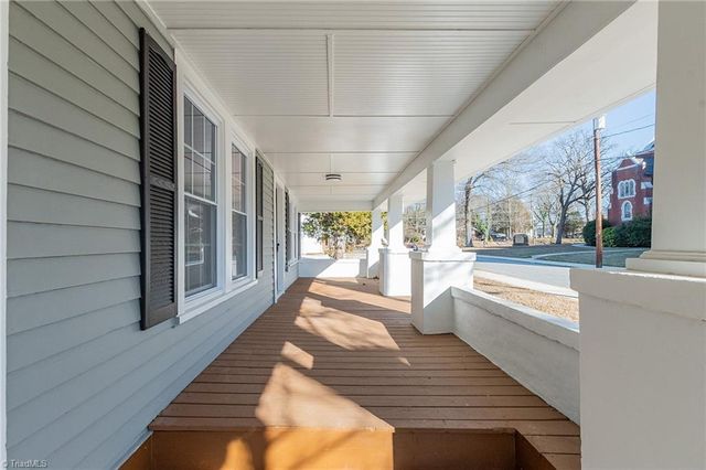 6 Forsyth Street, Thomasville, NC 27360