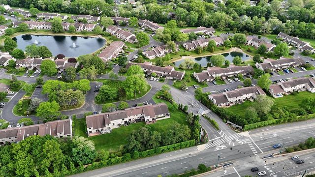 79 S Pond Lane, Smithtown, NY 11787