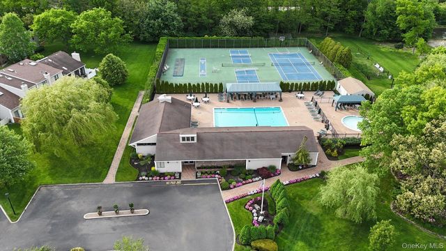 79 S Pond Lane, Smithtown, NY 11787