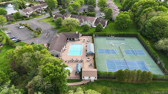 79 S Pond Lane, Smithtown, NY 11787