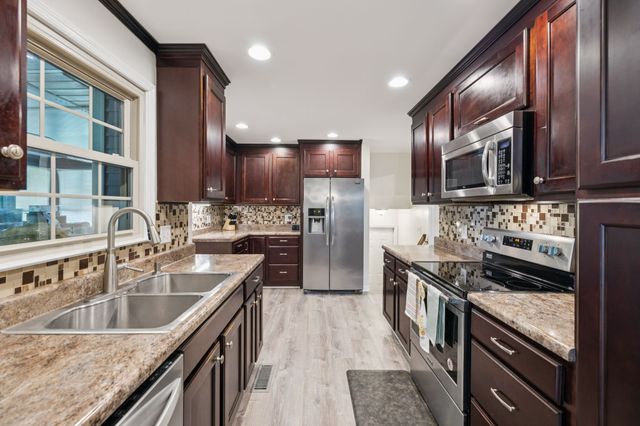 5005 Hairston Ct, Columbia, TN 38401