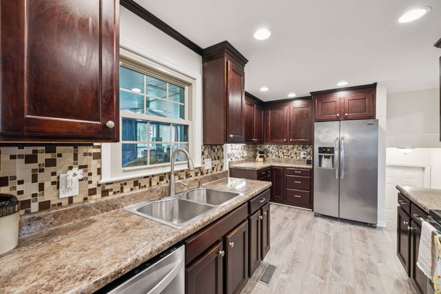 5005 Hairston Ct, Columbia, TN 38401