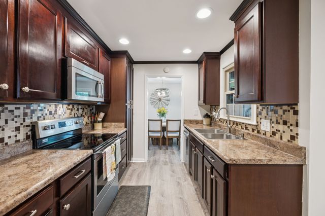 5005 Hairston Ct, Columbia, TN 38401