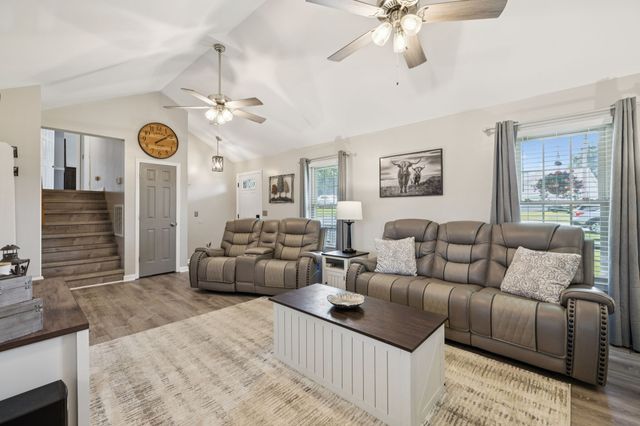 5005 Hairston Ct, Columbia, TN 38401