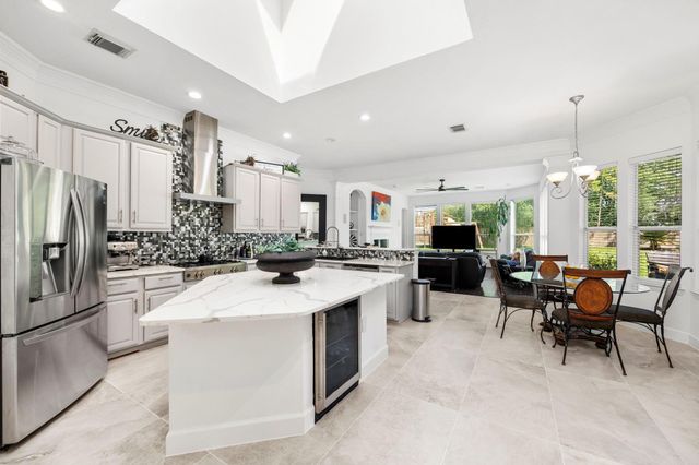 903 Lake Grayson Drive, Katy, TX 77494