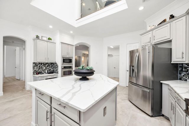 903 Lake Grayson Drive, Katy, TX 77494