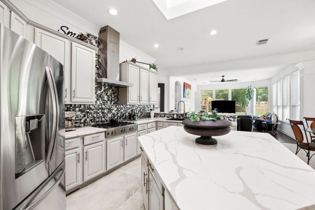 903 Lake Grayson Drive, Katy, TX 77494