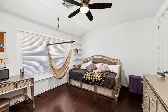 903 Lake Grayson Drive, Katy, TX 77494