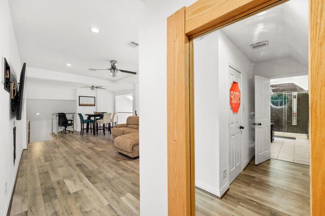 903 Lake Grayson Drive, Katy, TX 77494
