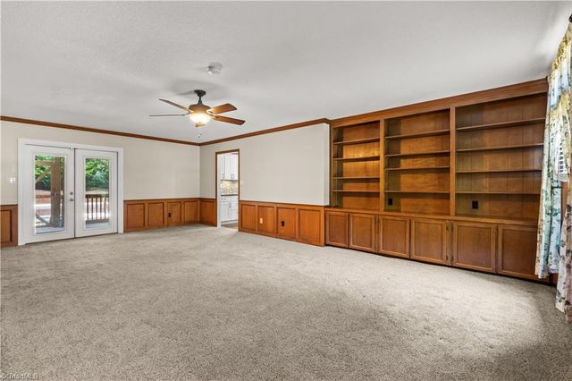 5936 Kenton Drive, Kernersville, NC 27284