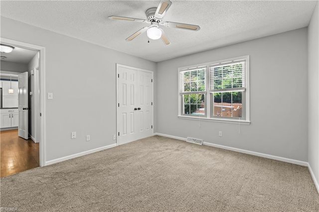 5936 Kenton Drive, Kernersville, NC 27284