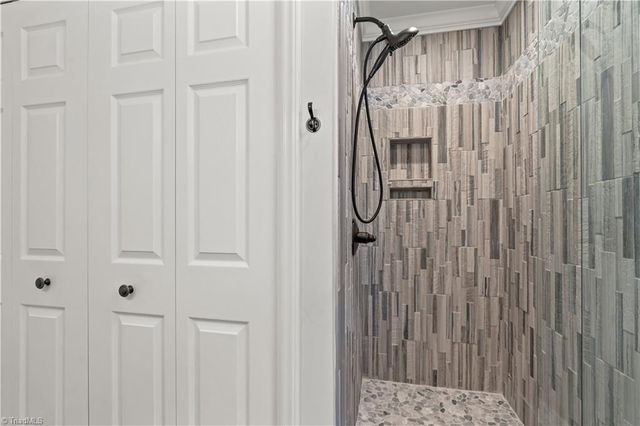 5936 Kenton Drive, Kernersville, NC 27284
