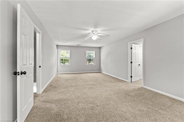 5936 Kenton Drive, Kernersville, NC 27284