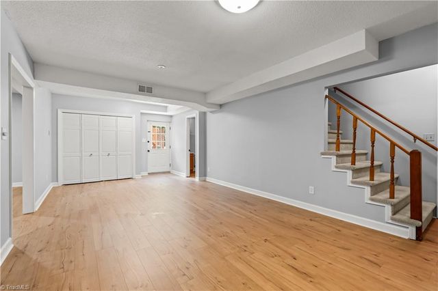 5936 Kenton Drive, Kernersville, NC 27284