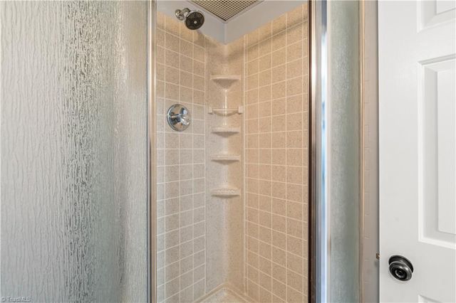 5936 Kenton Drive, Kernersville, NC 27284