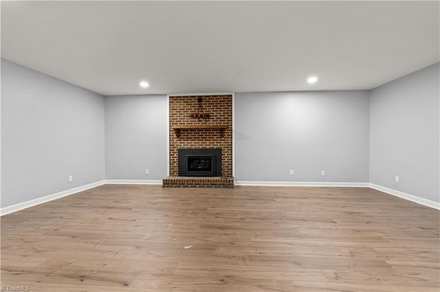 5936 Kenton Drive, Kernersville, NC 27284