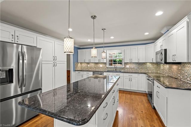 5936 Kenton Drive, Kernersville, NC 27284