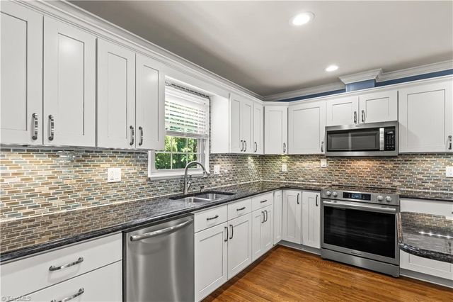 5936 Kenton Drive, Kernersville, NC 27284