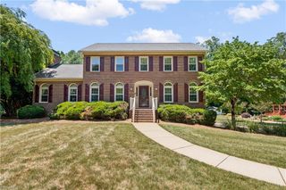 5936 Kenton Drive, Kernersville, NC 27284
