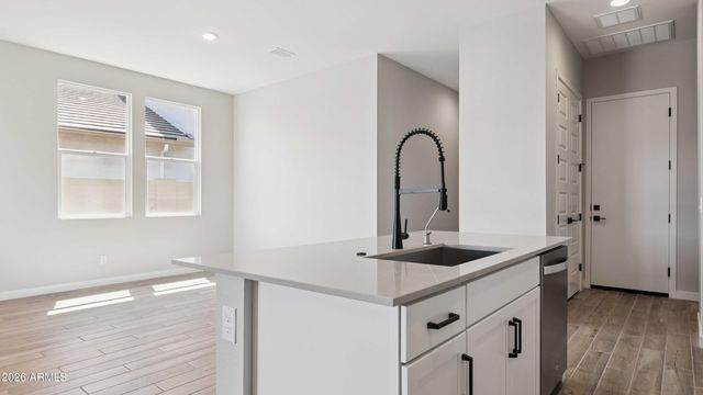 2526 W Satinwood Drive, Phoenix, AZ 85045
