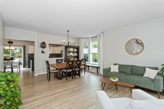 2807 145th Street, Urbandale, IA 50323