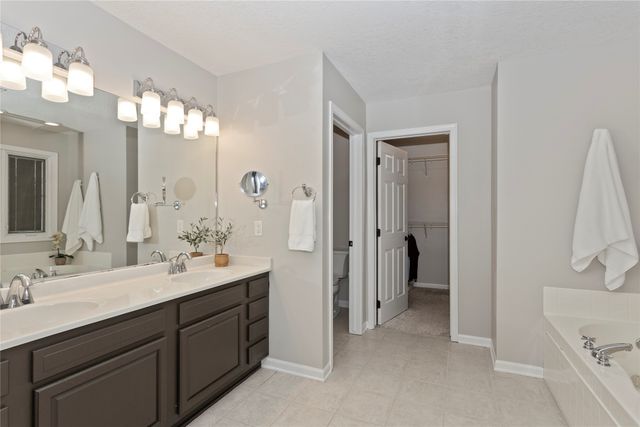 2807 145th Street, Urbandale, IA 50323
