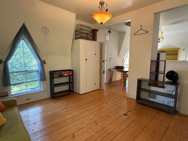 59 Highland Street, Brattleboro, VT 05301