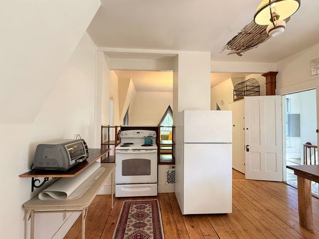 59 Highland Street, Brattleboro, VT 05301