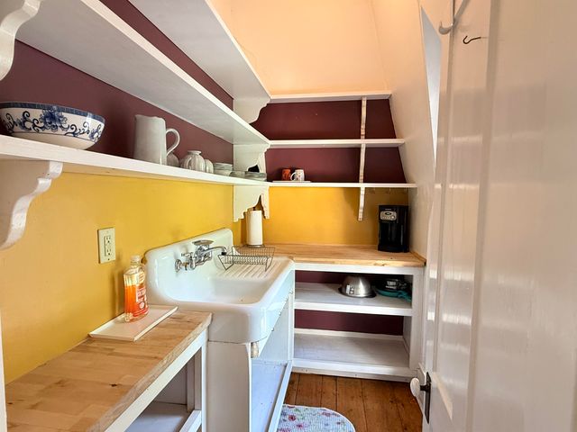 59 Highland Street, Brattleboro, VT 05301