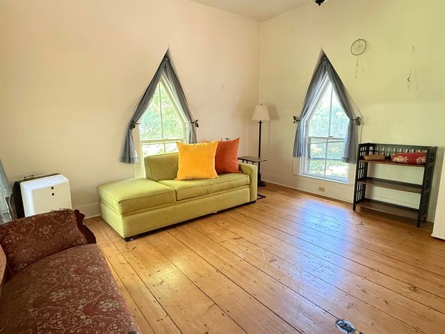 59 Highland Street, Brattleboro, VT 05301