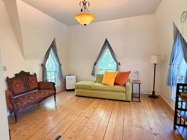 59 Highland Street, Brattleboro, VT 05301