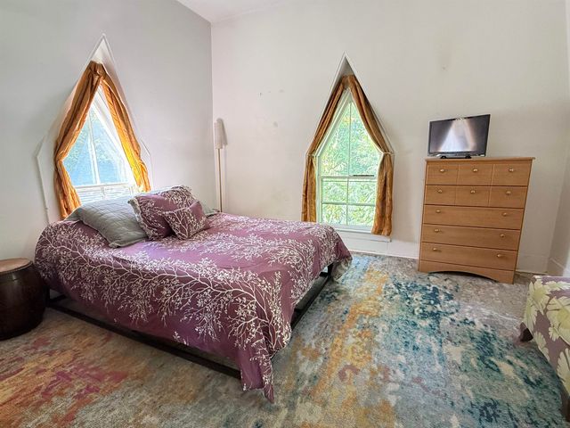 59 Highland Street, Brattleboro, VT 05301